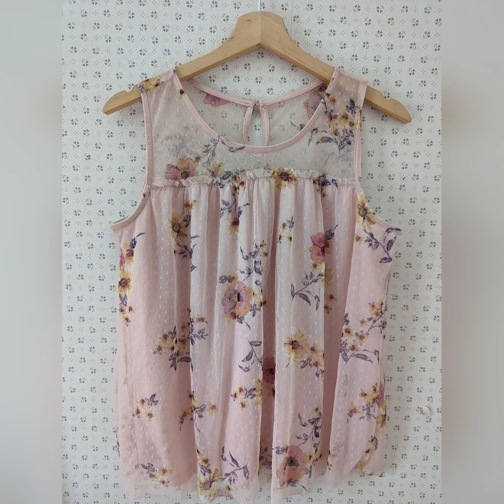 Juniors Top Shell Sheer floral outer lining feminine delicate spring summer